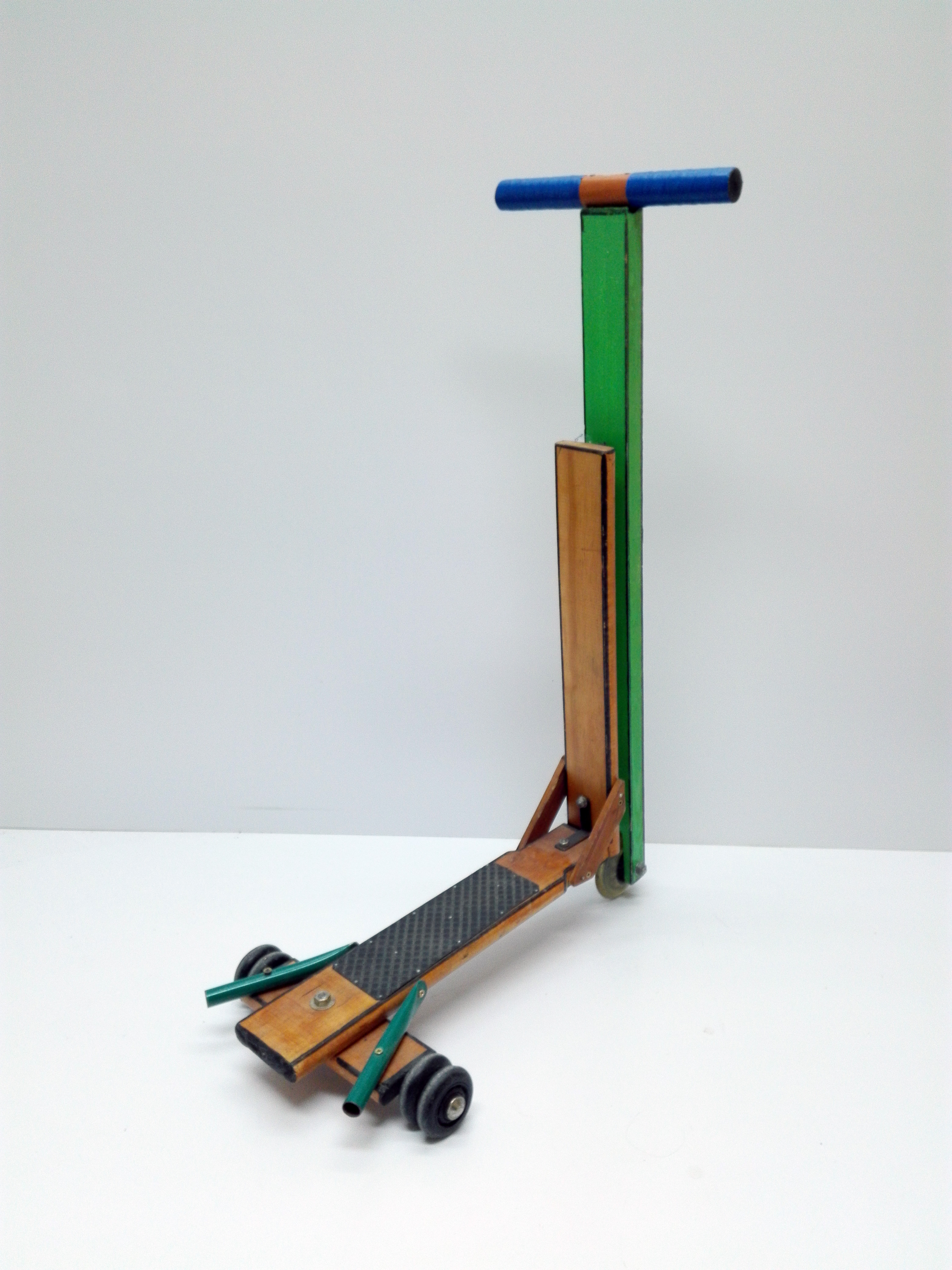 patinete 3ruedas hecho a mano madera metal 77x54x30 1u